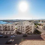 2 Bedrooms Apartment Shark\'S Bay Oasis With Free Beach 5 Metres Away