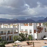 Apartment With Pool View In Sunny Lakes Resort