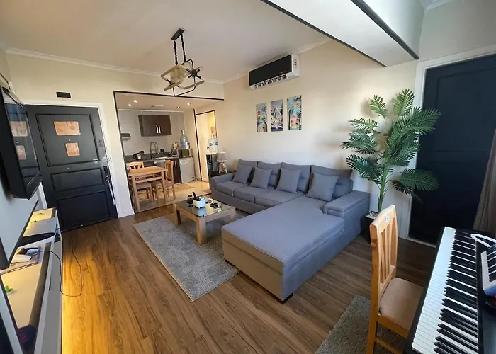 A Modern Cozy 2 Bedroom Condo