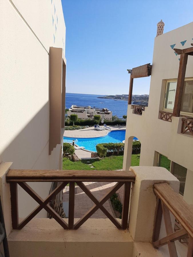 2 Bedrooms Shark's Bay Oasis With Free Beach 5 Metres Away Apartment