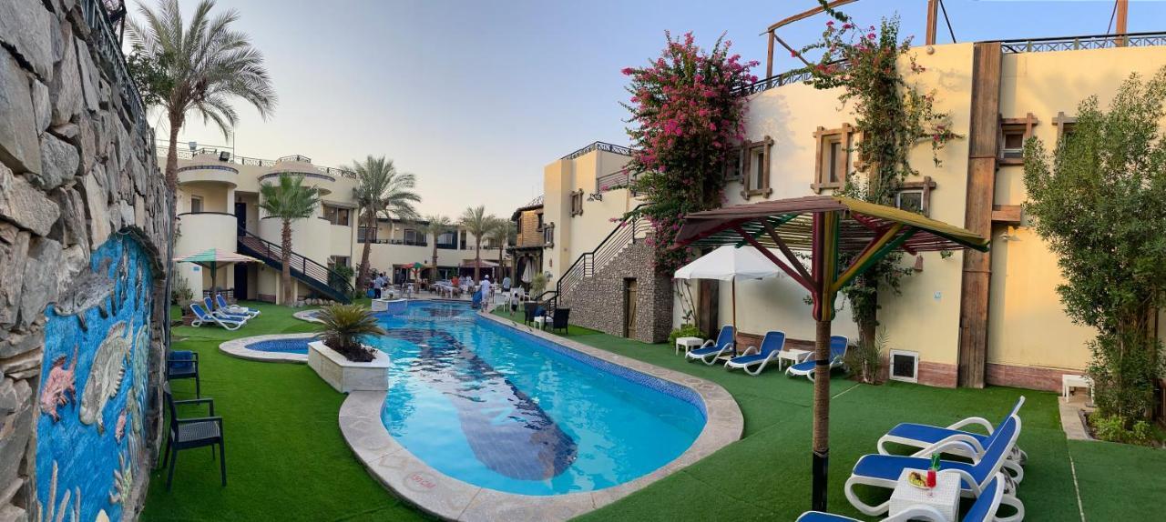 Naama