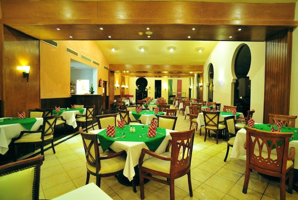Sea Beach Aqua Park Resort 4*