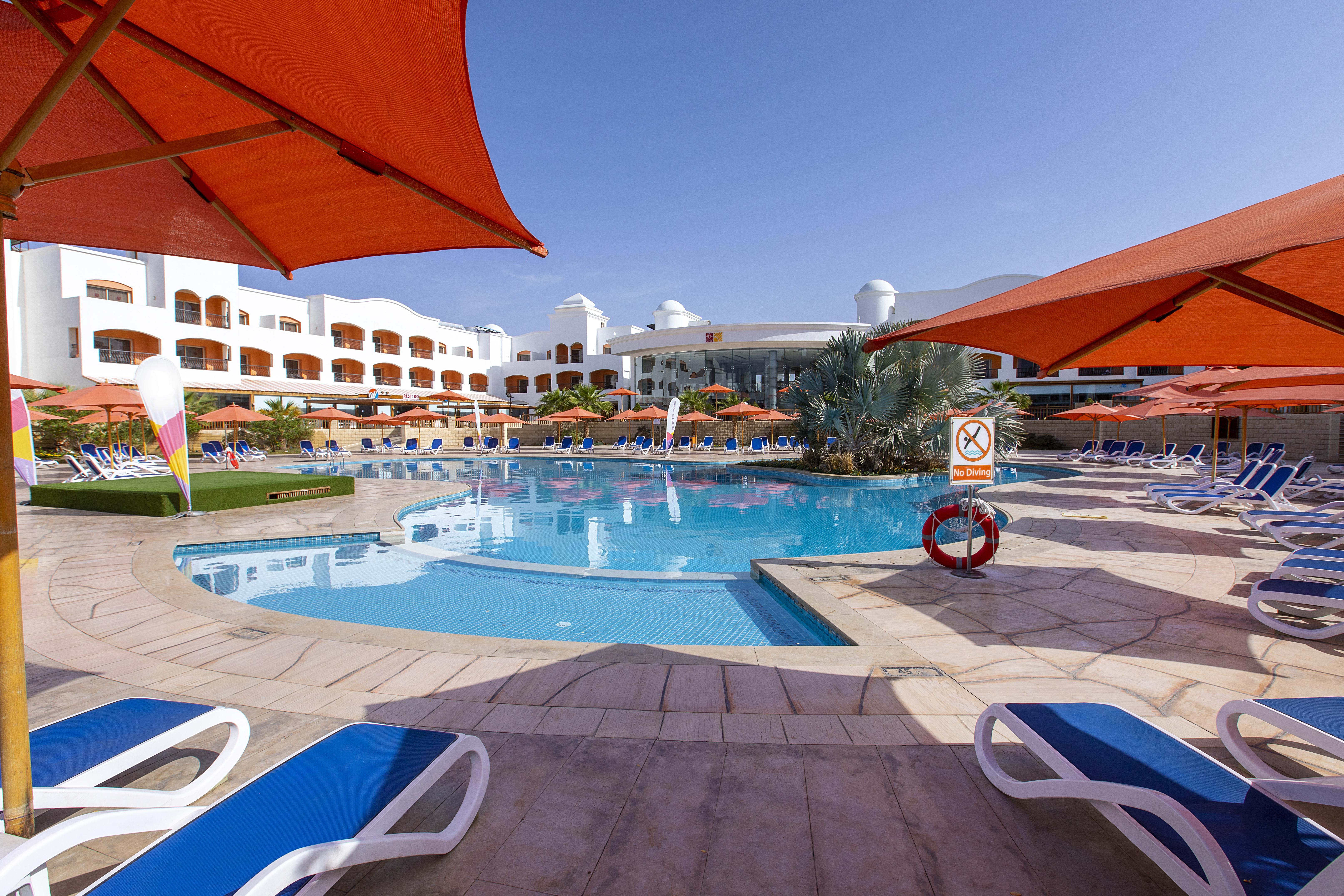 Waves In Naama Bay Hotel