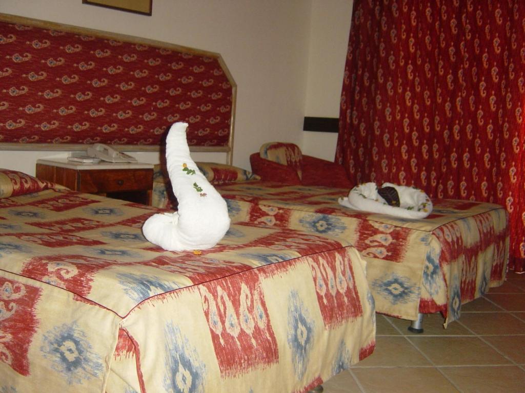 Dolphina Country Club Hotel 3*