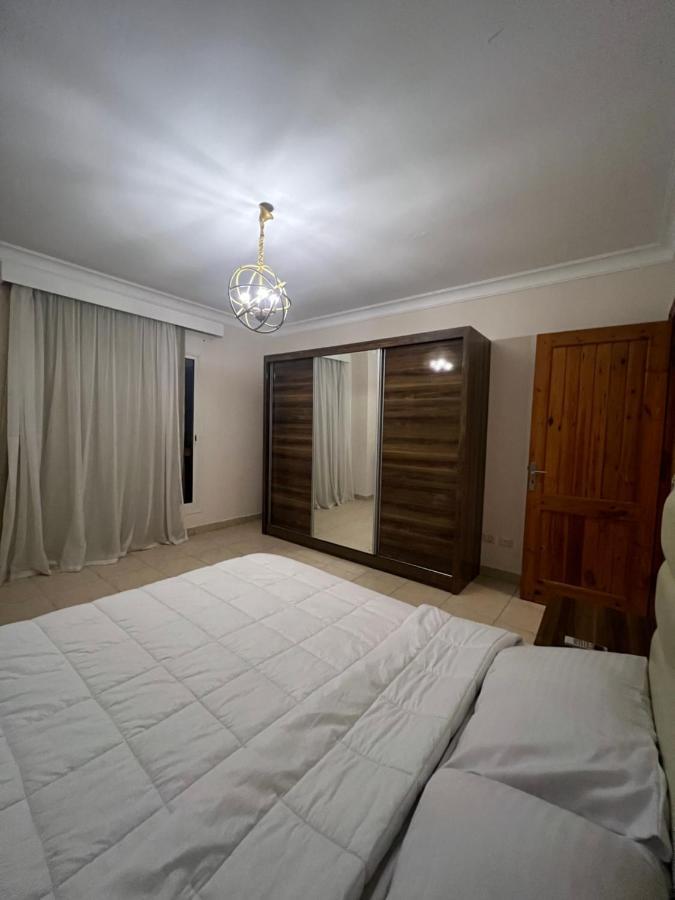 Spacious Landscape And Pool View Studio. Apartment