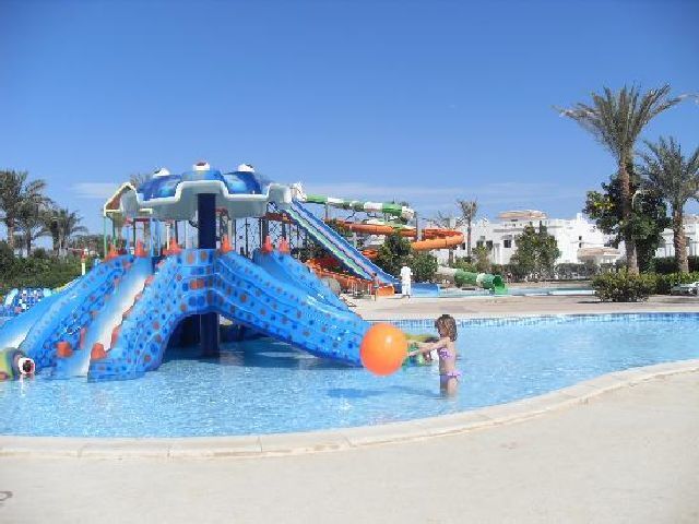 Continental Garden Reef Hotel