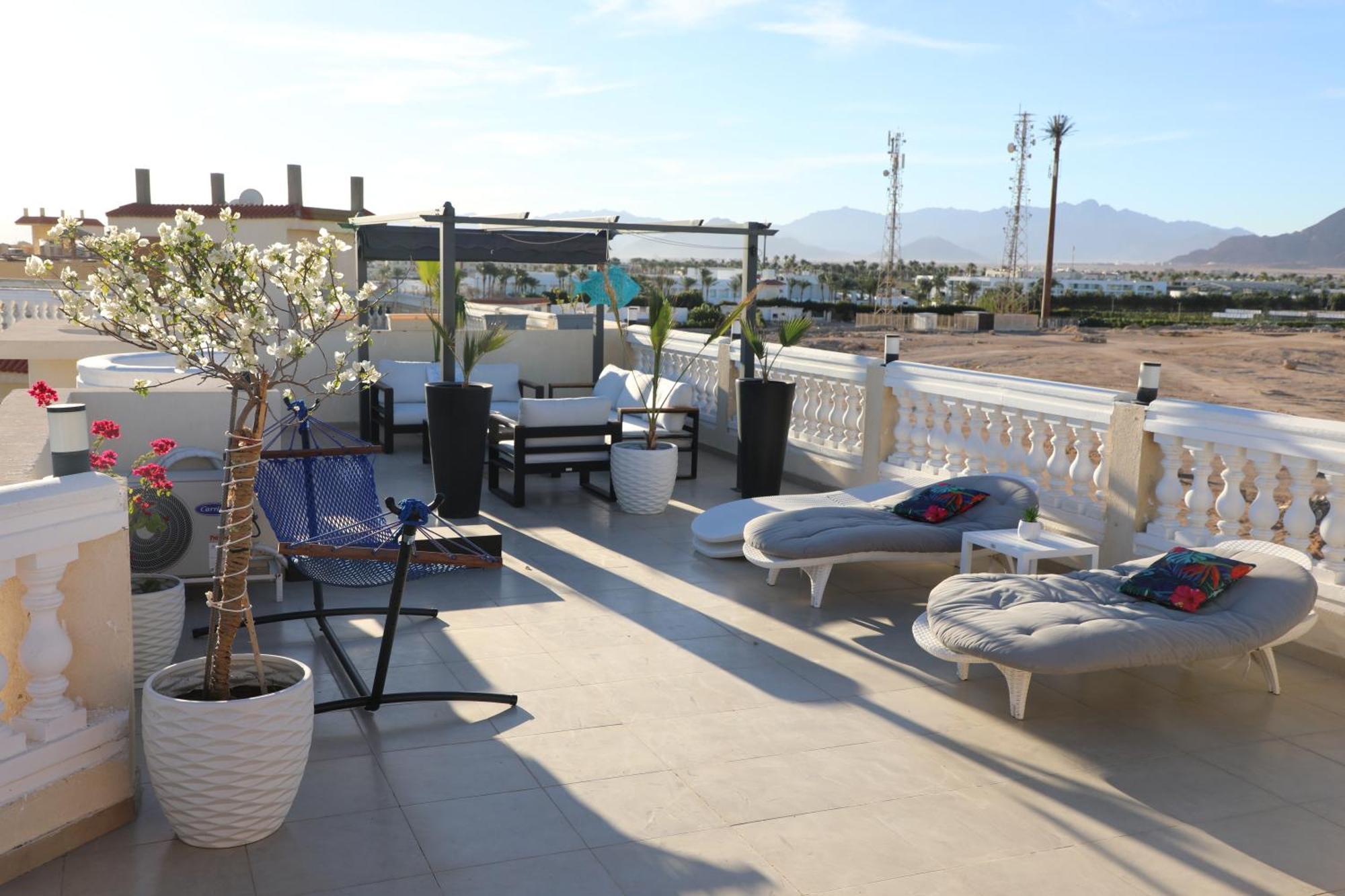 The Rooftop - Amazing - Sea View - Pool - Penthouse -jacuzzi - Sheikh *