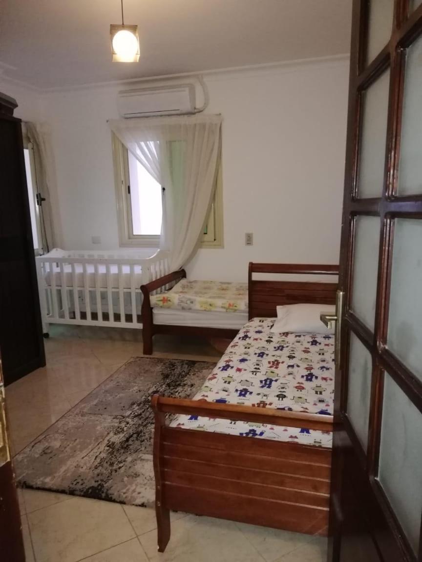 2 Bedrooms Shark's Bay Oasis With Free Beach 5 Metres Away Apartment *