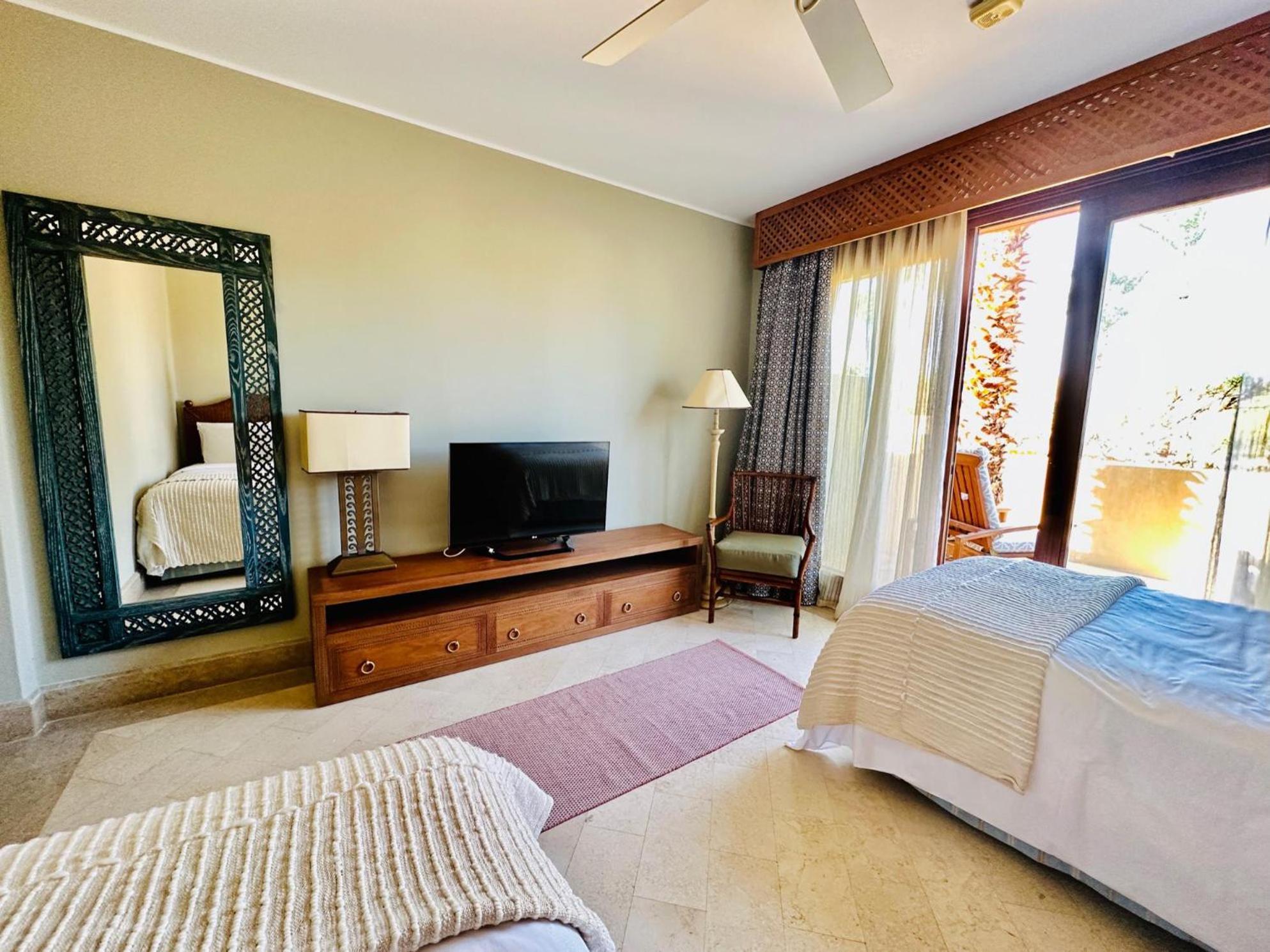 2-bed Flat In Four Seasons Sheikh Appartement