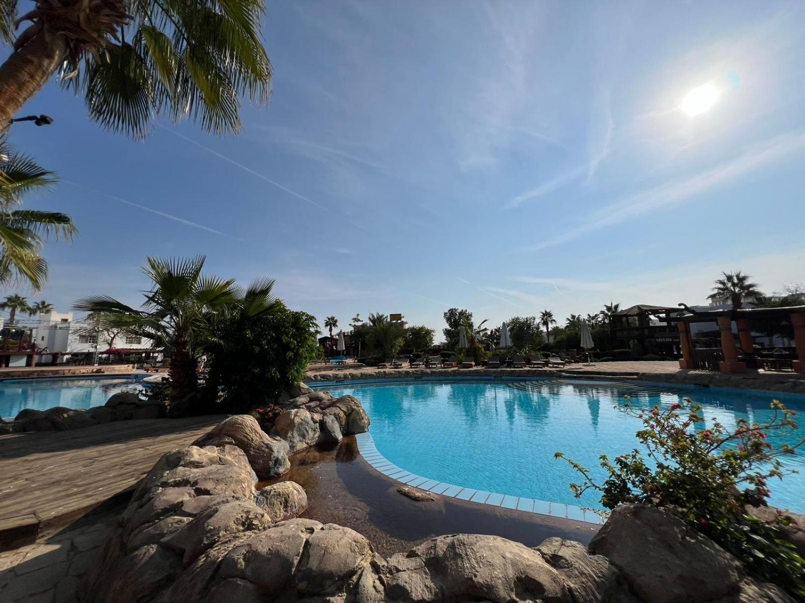 Main Pool Studio In Delta