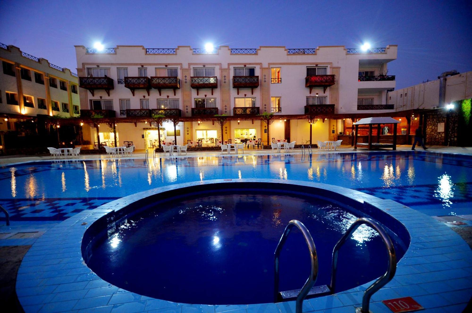 Resort Falcon Naama Star 3*