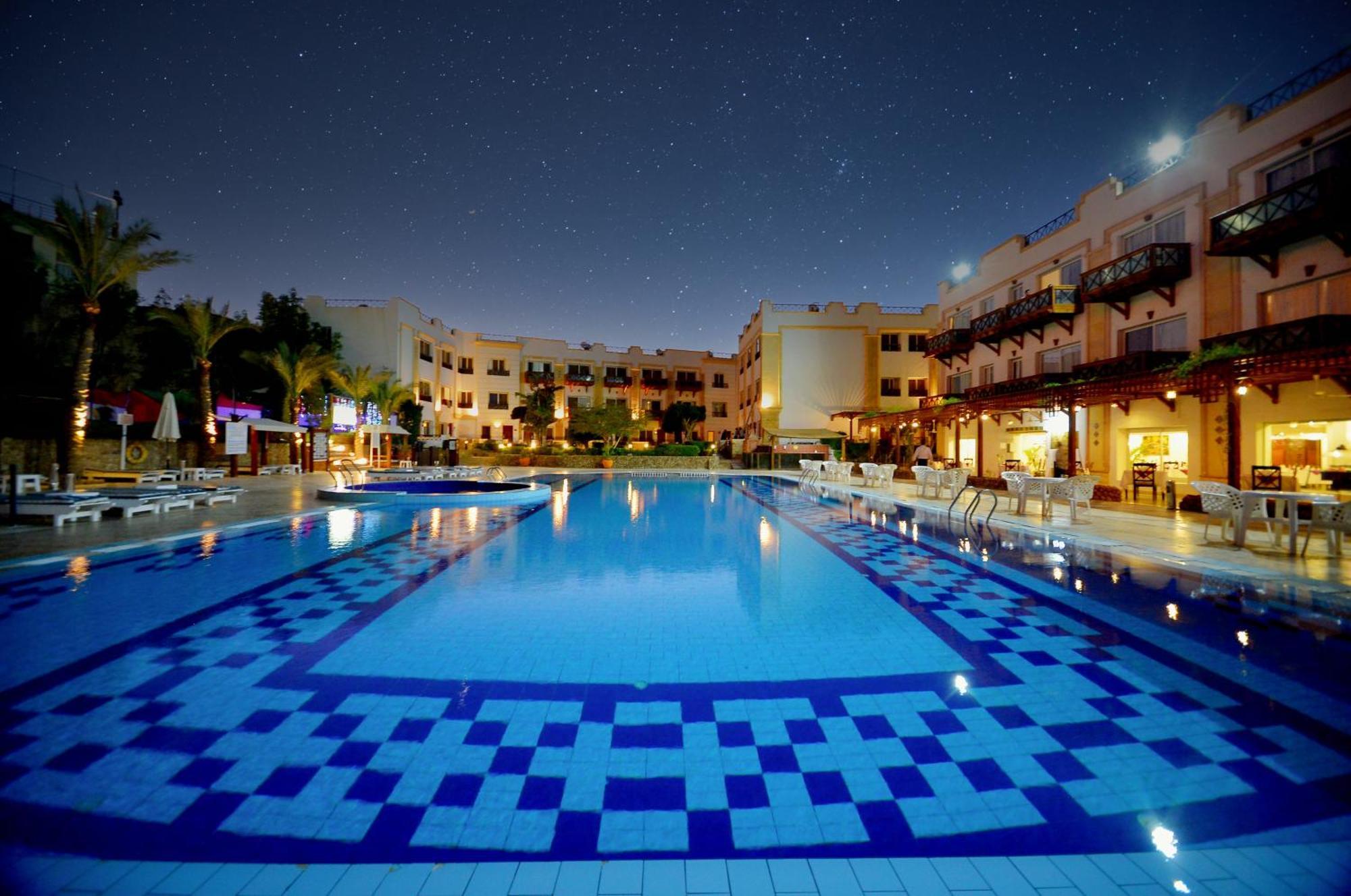 Resort Falcon Naama Star