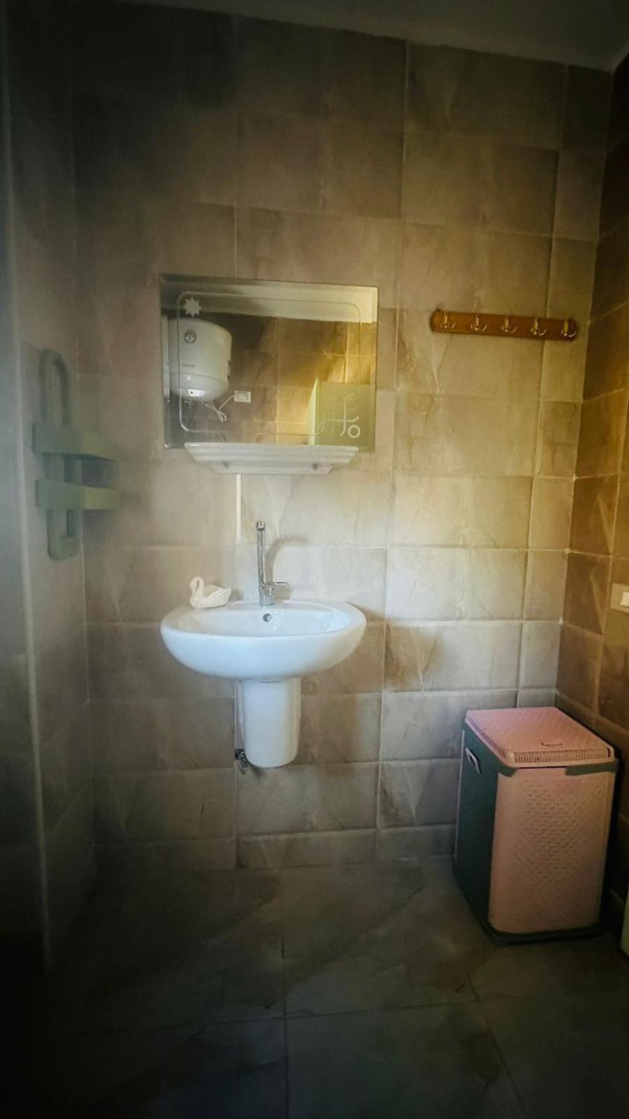 Happiness Flat 4 Apartment *