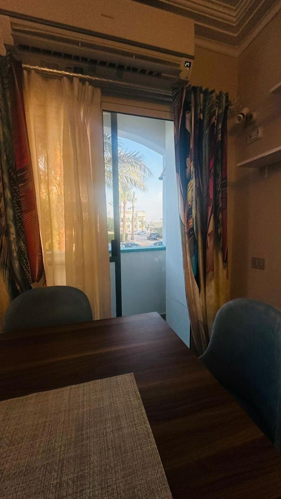 Apartment Happiness Flat 4 *