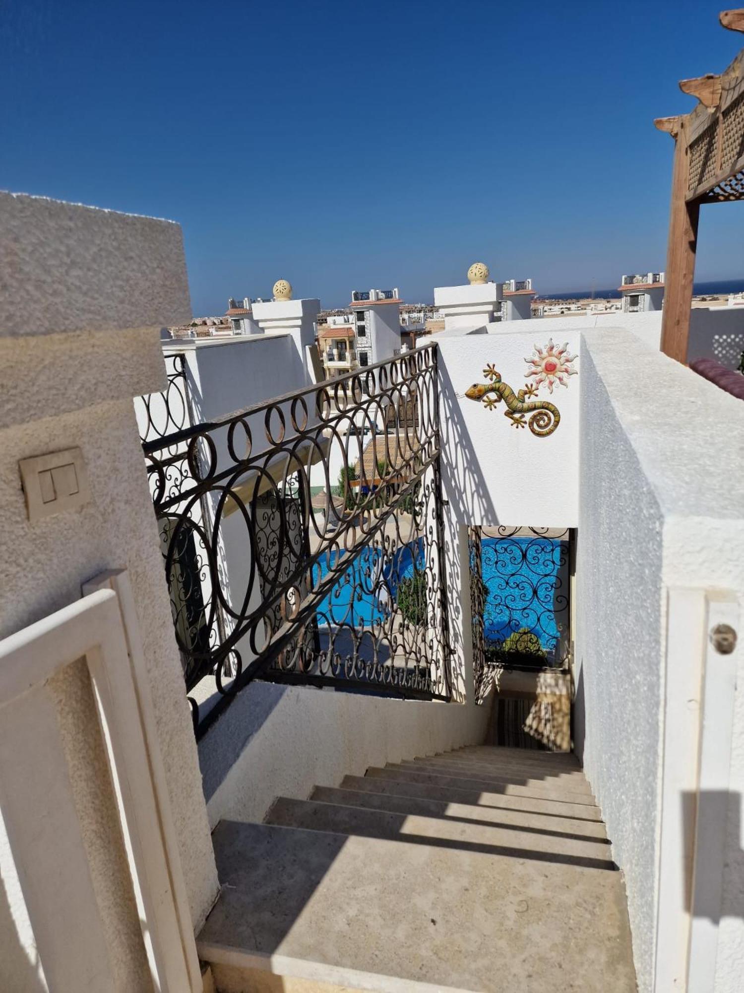 Apartment Hills 2 Bedrooms *