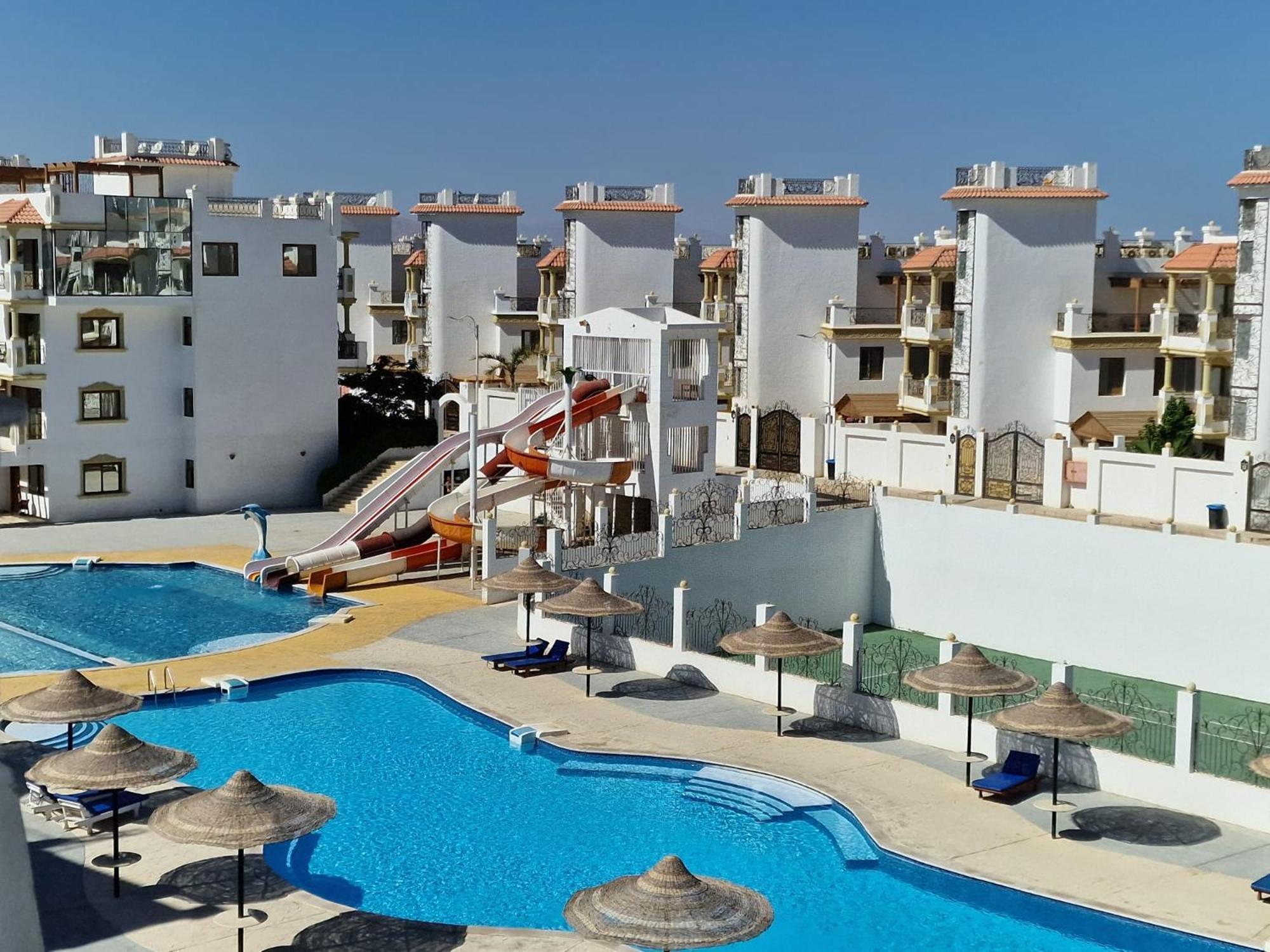 Hills 2 Bedrooms Apartment *