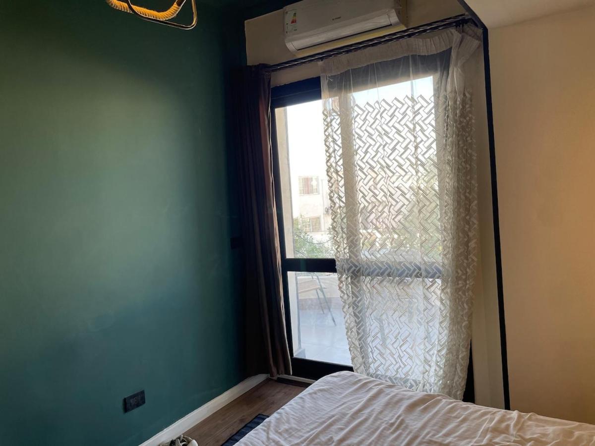 A Modern Cozy 2 Bedroom *