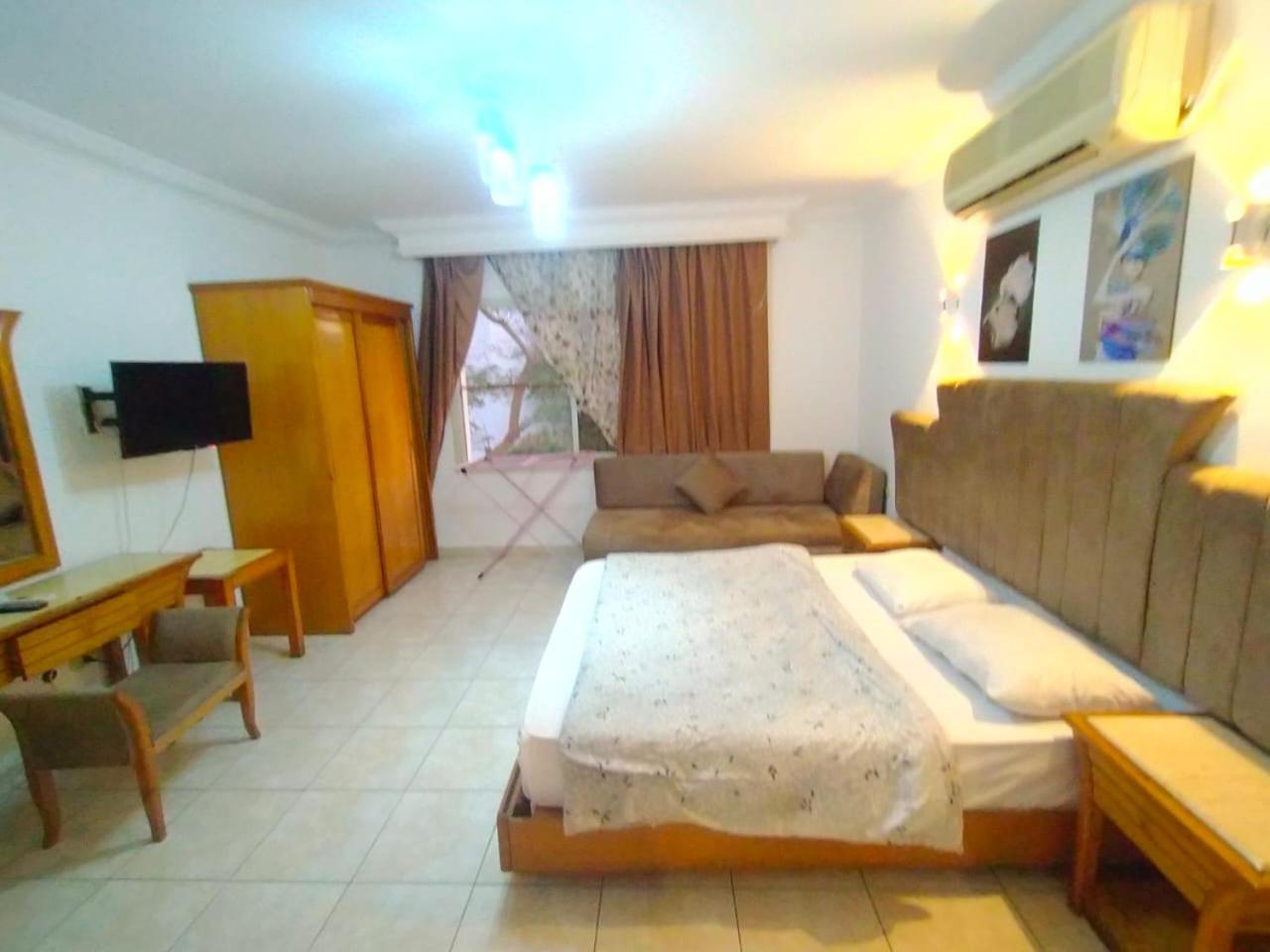 Apartment Delta 202-97 *