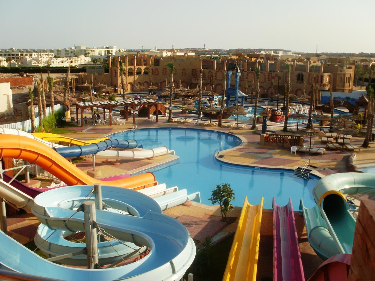 Sea Beach Aqua Park Resort 4*