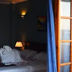 Adrenalin Beach Lodge