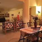 Villa Dina