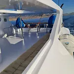 Vip Yacht Diving Club