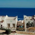 Sharks Bay Oasis Soft Only Hotel & Diving Center