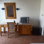 شقه مع جنينه هاديه