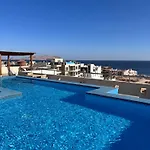 1-Bedroom Apartment With Pool View On The Ground Floor & Shared Infinity Pool On The Roof With Seaview