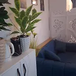 Taj Mahal Resort & Apartments