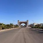 3-Bedroom Apartment On The Ground Floor With Pool View, Personal Garden Area, Backyard, And Free Beach Access In Sharm Hills Resort
