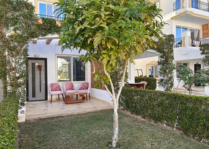 Cosy Studio On The First Floor With Lovely Terrace And Personal Garden Area, Pool View And Free Beach Access In Sharm Hills Resort