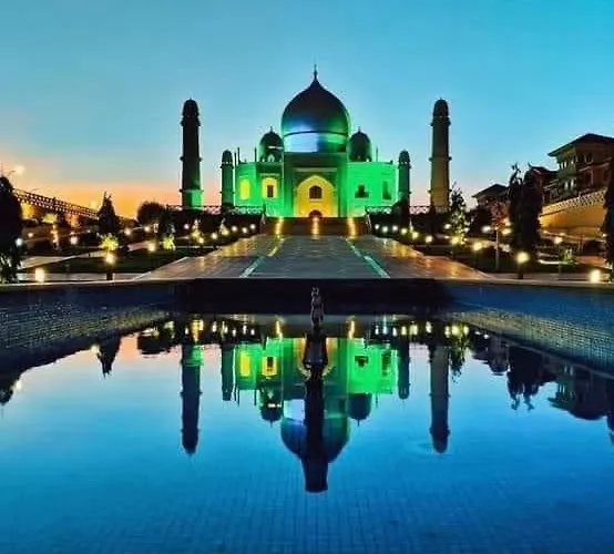 Taj Mahal Resort & Apartments