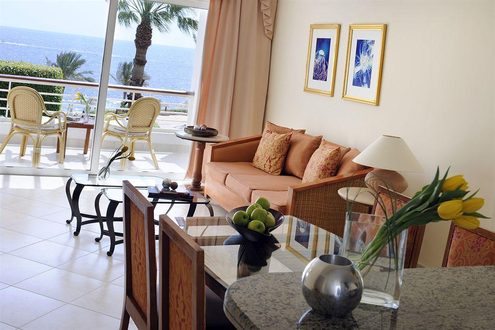 Renaissance Sheikh Golden View Beach 5*