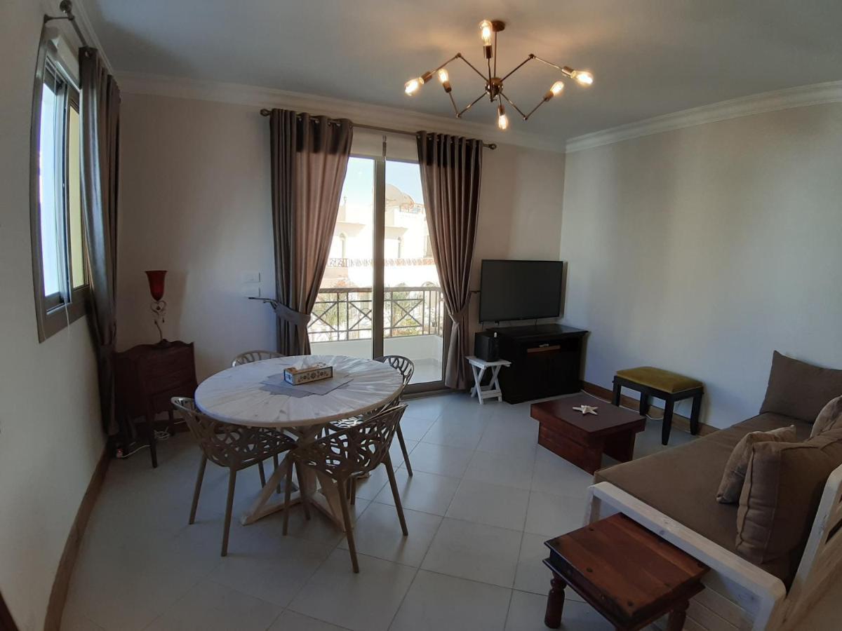 D60 Apartment