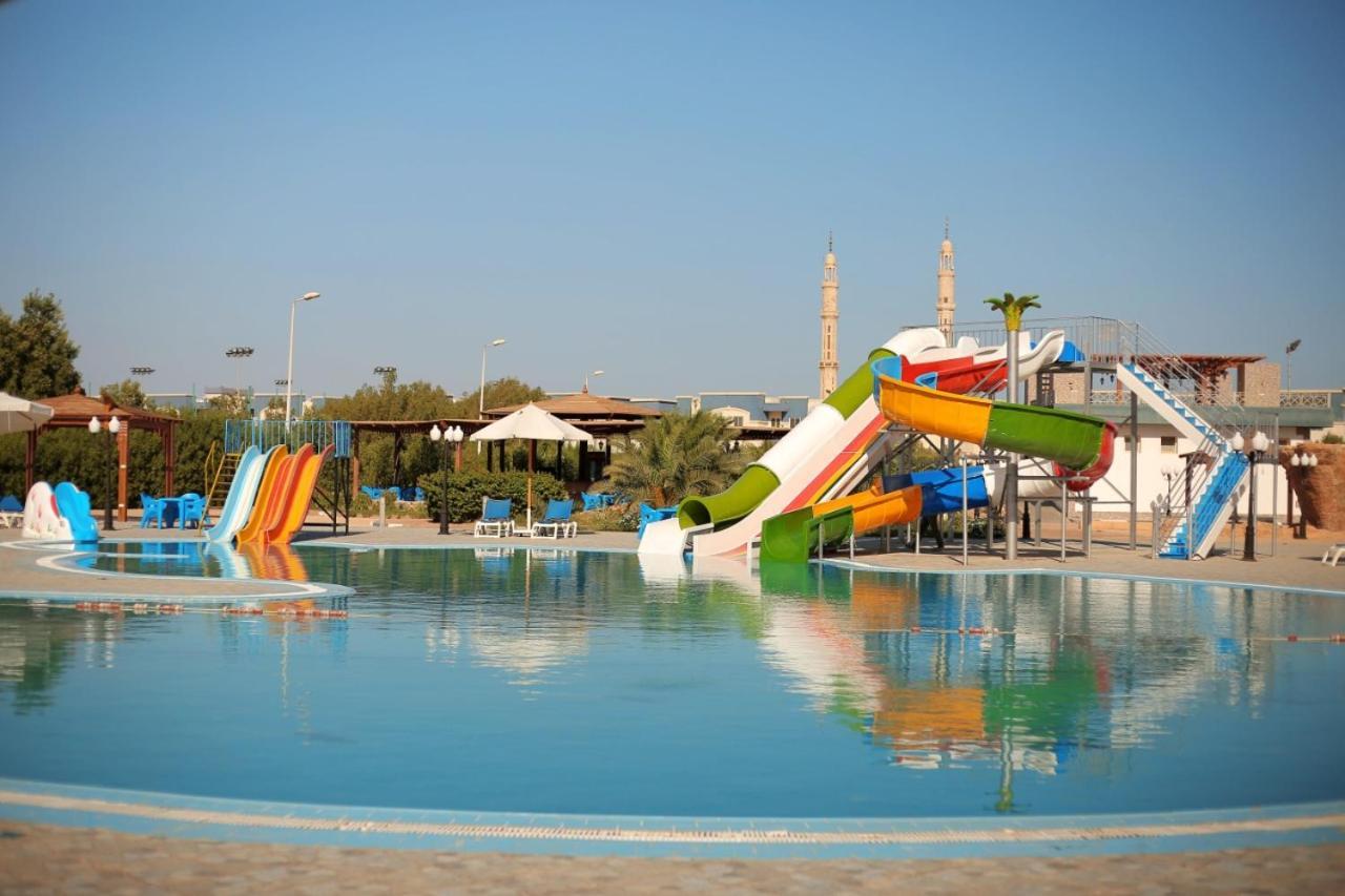 Tolip And Aqua Park Inn
