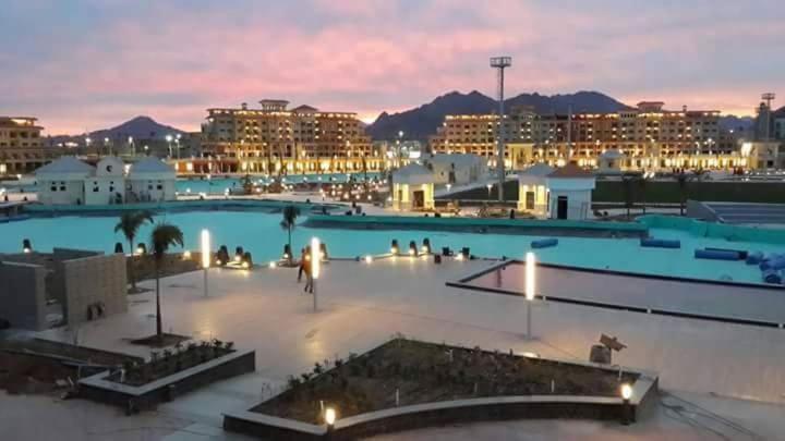 Porto Sheikh Families بورتو