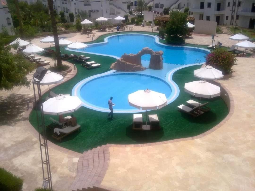 Lovely One Bedroom Within Cozy Compound Including Swimming Pool, Supermarket. Perfect Location At Neama Bay With Access To Public Transportation