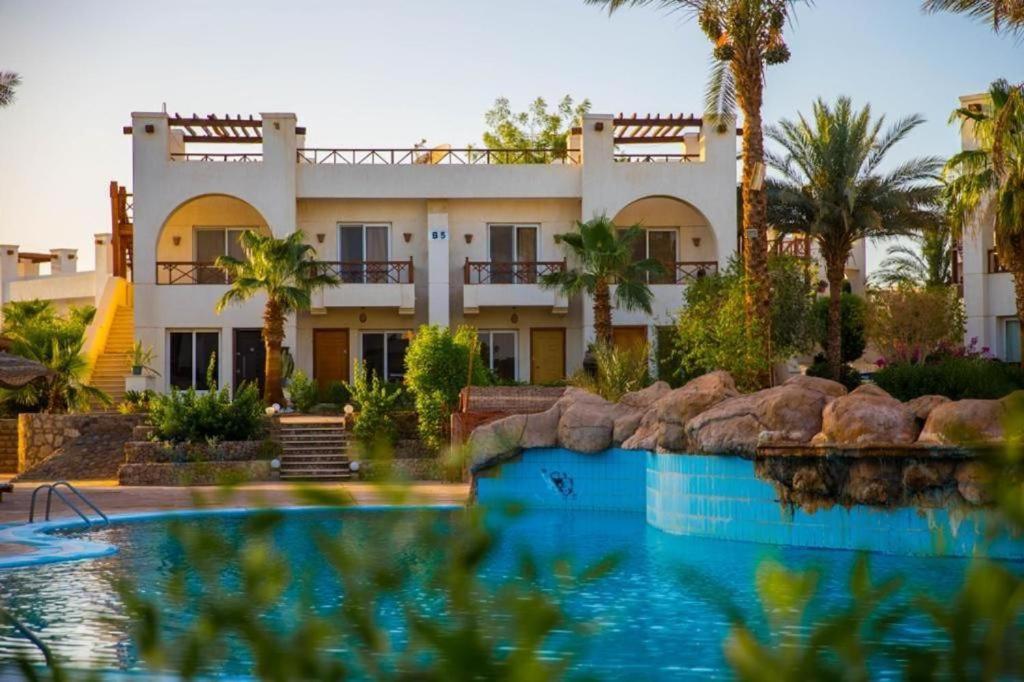 Sunny Lakes , Revira Aparthotel