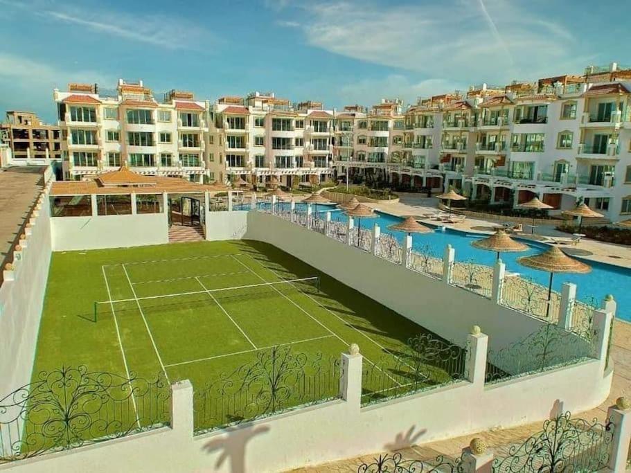 Cosy On The First Floor With Lovely Terrace And Personal Garden Area, Pool View And Free Access In Hills