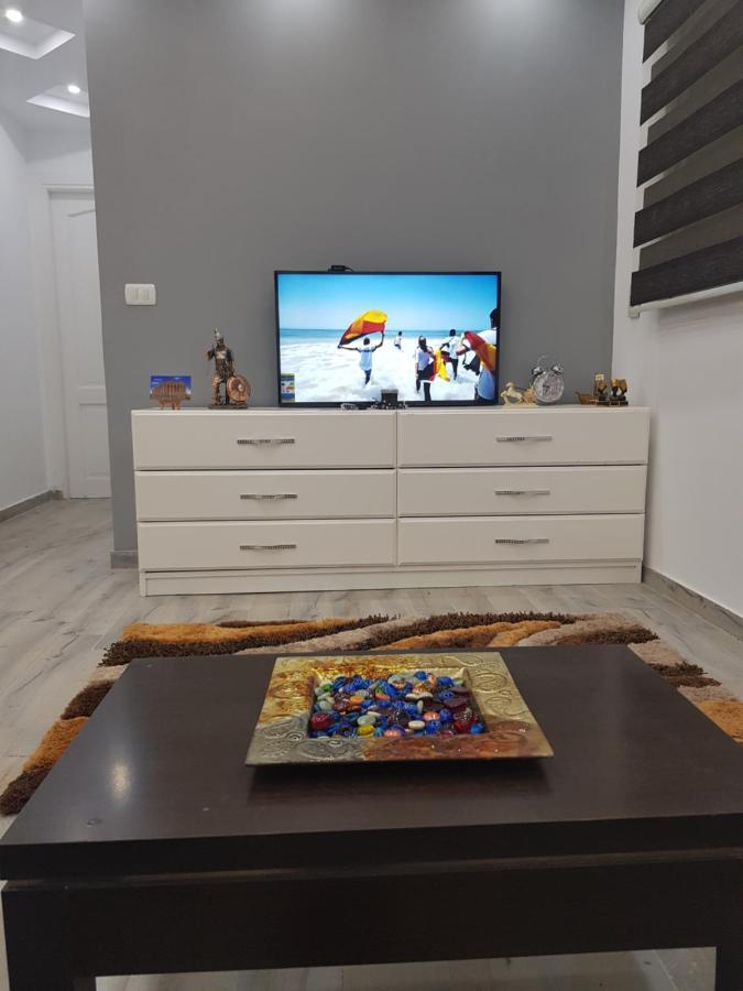 Flat 01 Bed Room. Sea Street. Hadaba Area. Apartment *