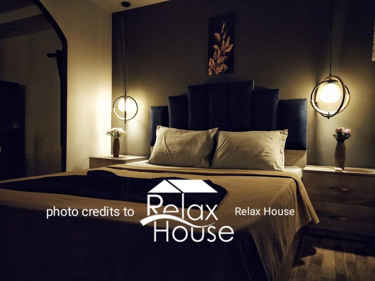 Relax House 1 *
