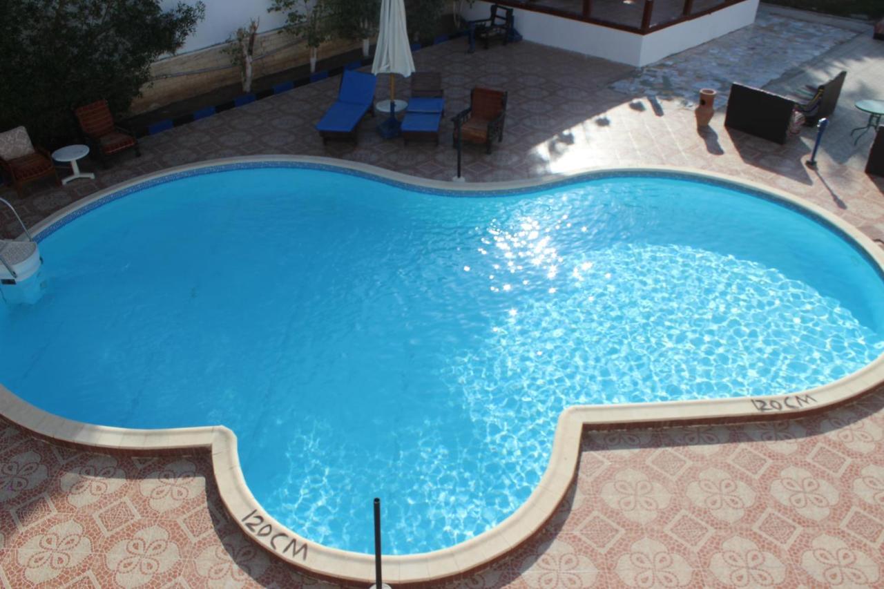 Hotel El Khan
