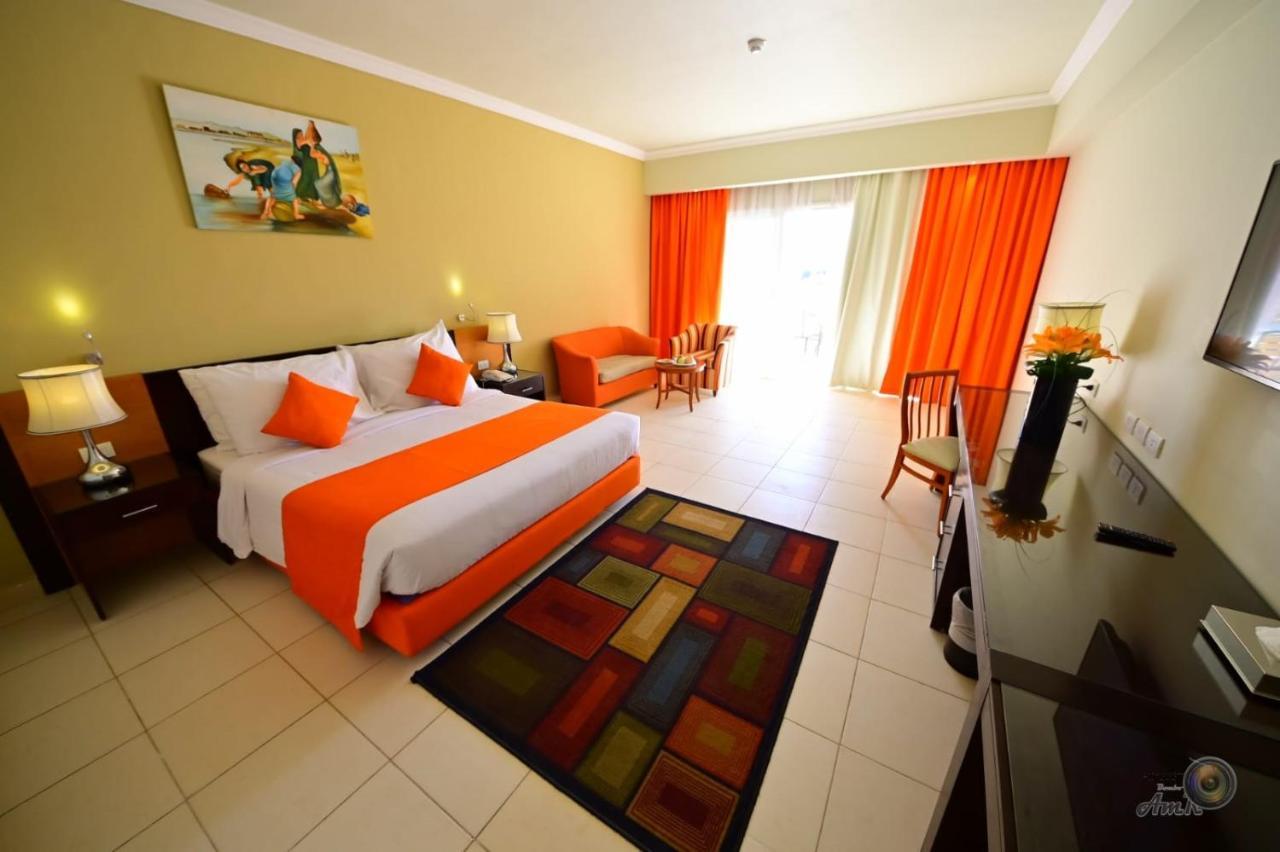 Parrotel Lagoon Waterpark Resort 5*