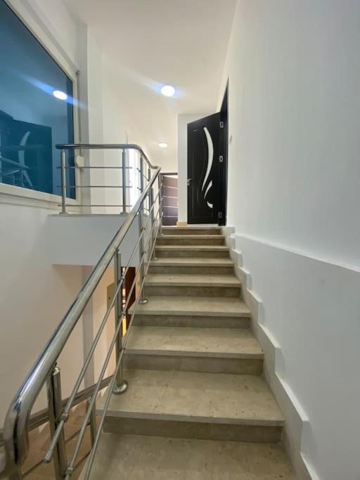 4-bedroom With Seaview Balcony & Shared Infinity Pool On The Roof With Seaview Apartment