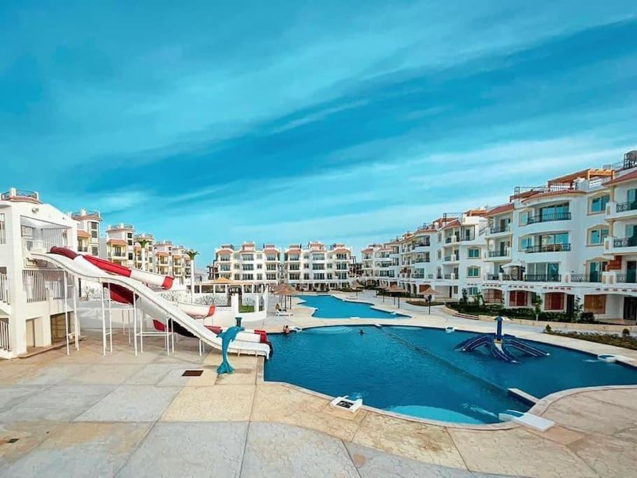 Apartment 2-bedroom On The Second Floor With A Balcony And Amazing Pool View & Free Access In Hills