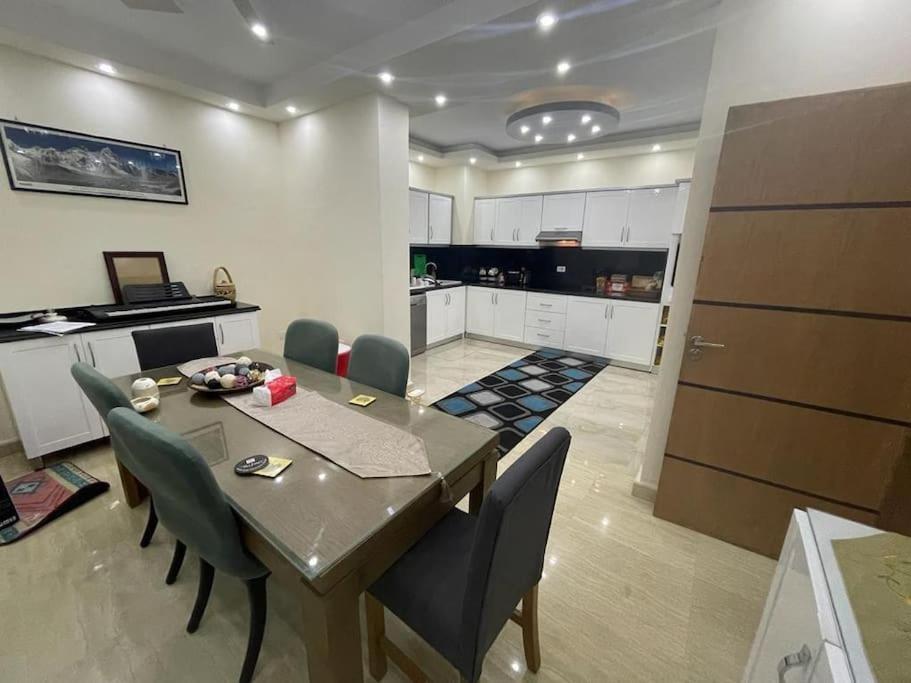 Apartment Beautiful 3-bedroom On The Ground Floor With Personal Backyard Area And Terrace With Direct Pool Access And Pool View *