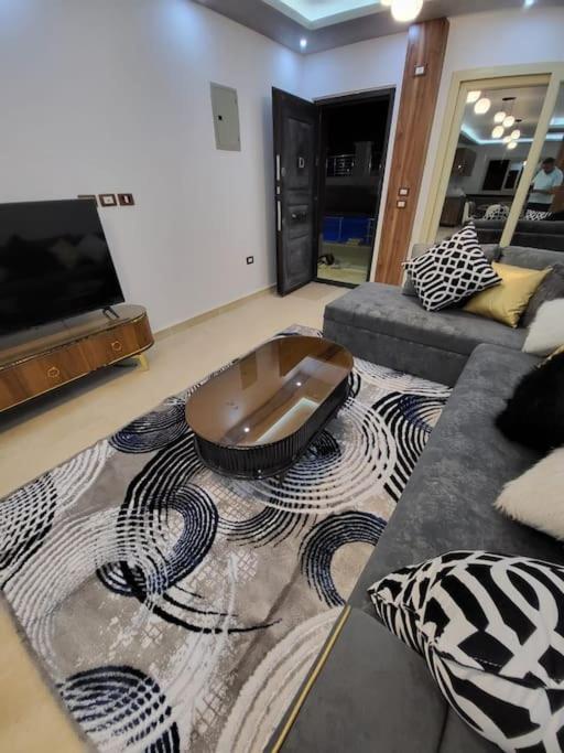 Royal 3 New 2 Bed Sea View With Infinity Pool *