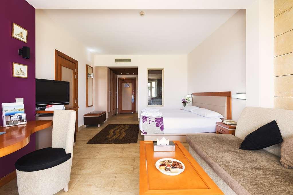 Barcelo Tiran