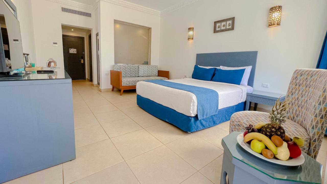 Club Reef & 4*